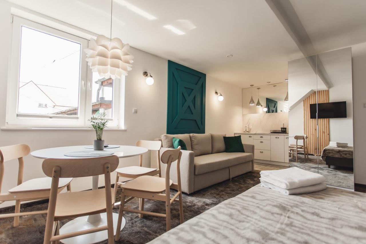 Livin Leba Hotel Екстериор снимка