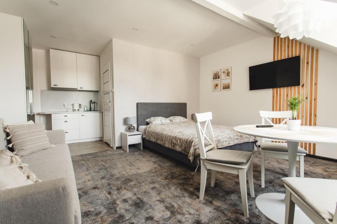 Livin Leba Hotel Екстериор снимка