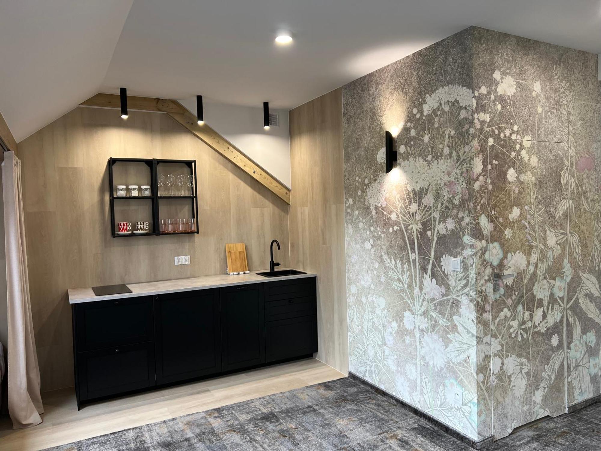Livin Leba Hotel Екстериор снимка