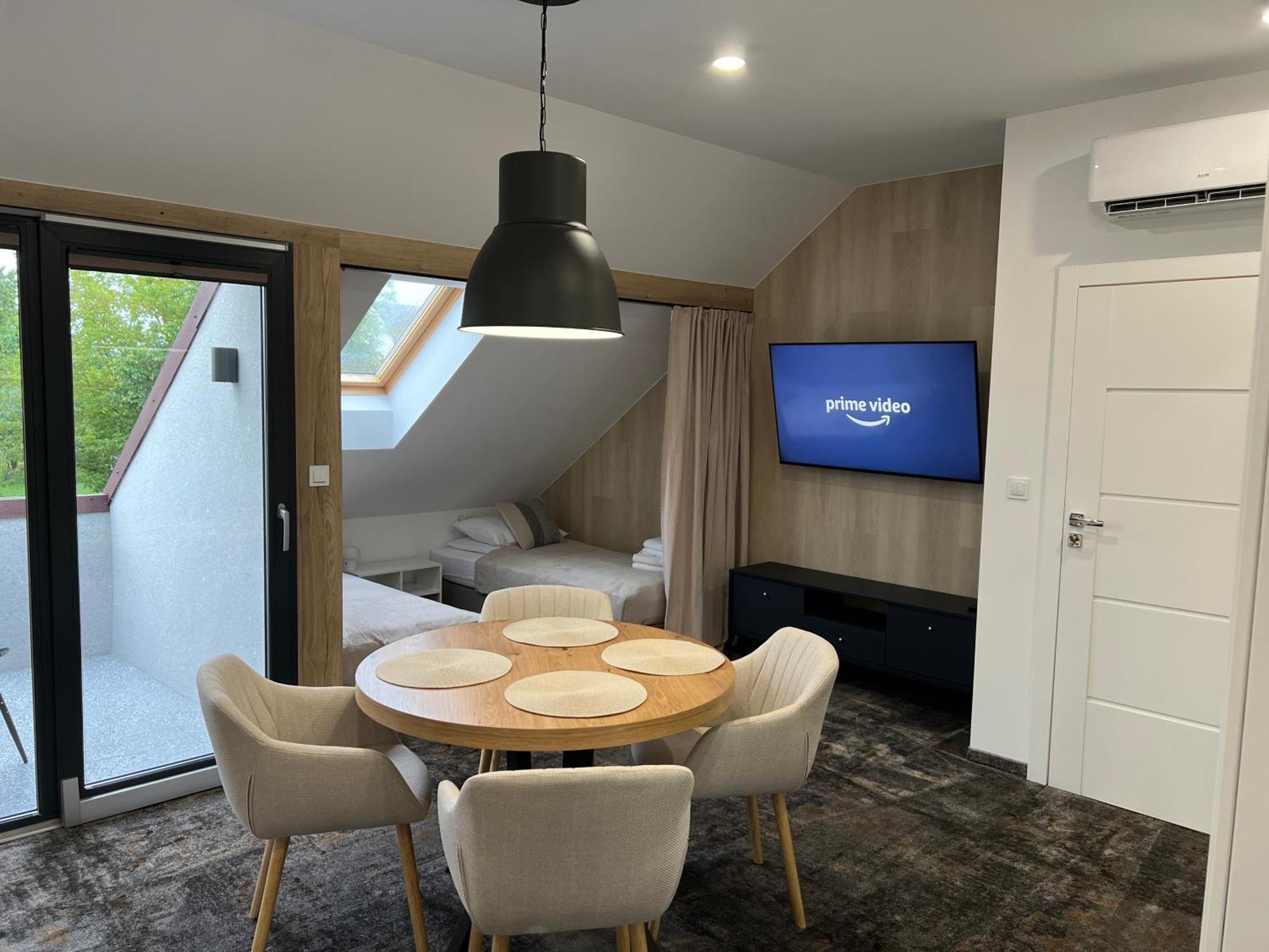 Livin Leba Hotel Екстериор снимка